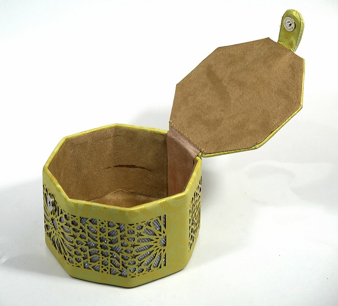 Boîte à mouchoirs décorative en cuir de fabrication artisanale marocaine de  couleur beige