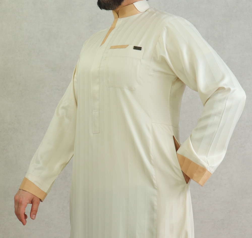 Qamis traditionnel élégant pour homme de qualité supérieure avec broderies  - Couleur beige foncé