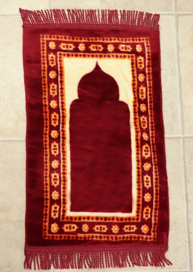 Tapis de prière enfant musulman (Sajjada Salat pour bébé et les petits  enfants) - Couleur bordeaux - Objet de décoration ou oeuvre artisanale sur